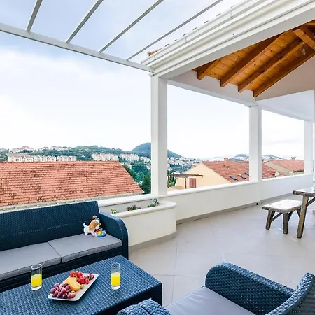 Miracle - Studio With Terrace And City View Apartmán