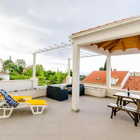 Miracle - Studio With Terrace And City View